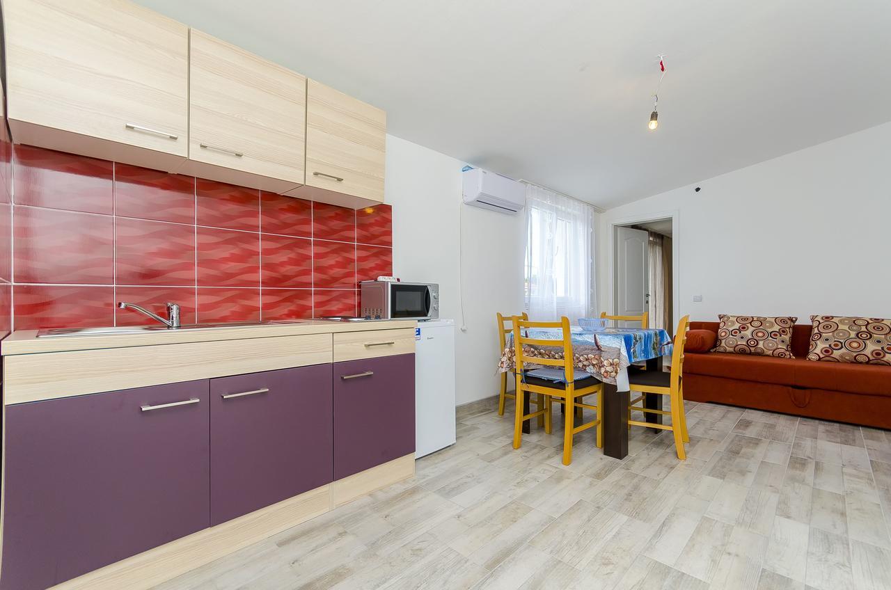 Apartments Mirko I Anda Округ-Доньи Экстерьер фото