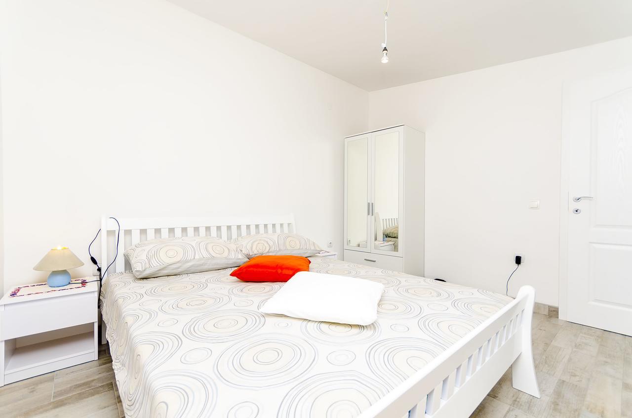 Apartments Mirko I Anda Округ-Доньи Экстерьер фото